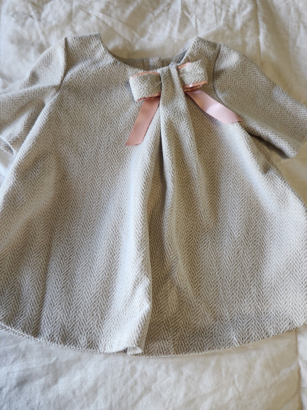 Tahari Cream Herringbone Dress Top with Pink Ribbon Bow